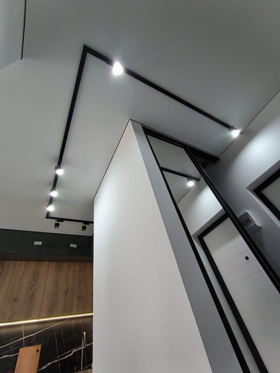 Монтаж трековой системы