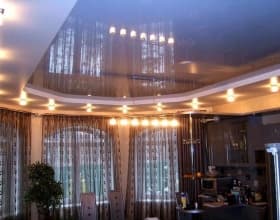 Почему стоит выбрать двухуровневые натяжные потолки для кухни?