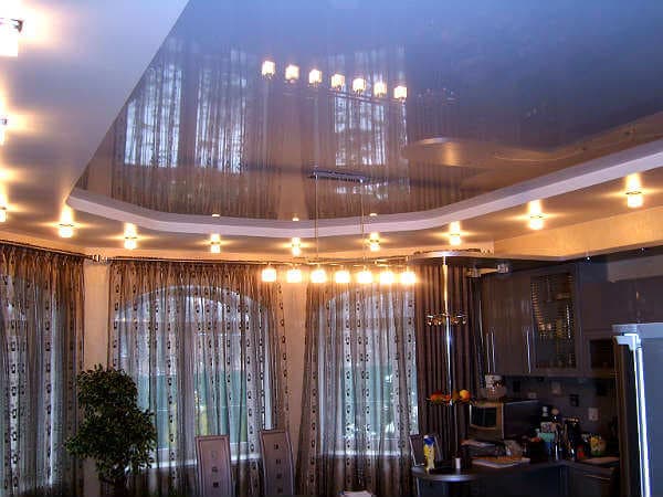 dvuhurovnevii_potolok_na_kuhnu (2).jpg